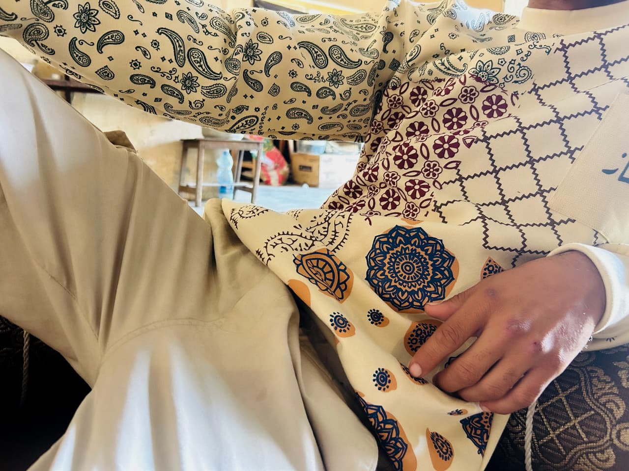 DHANAK - Beige sweat shirt